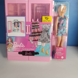 BARBIE DOLL WITH WARDROBE -15PCS